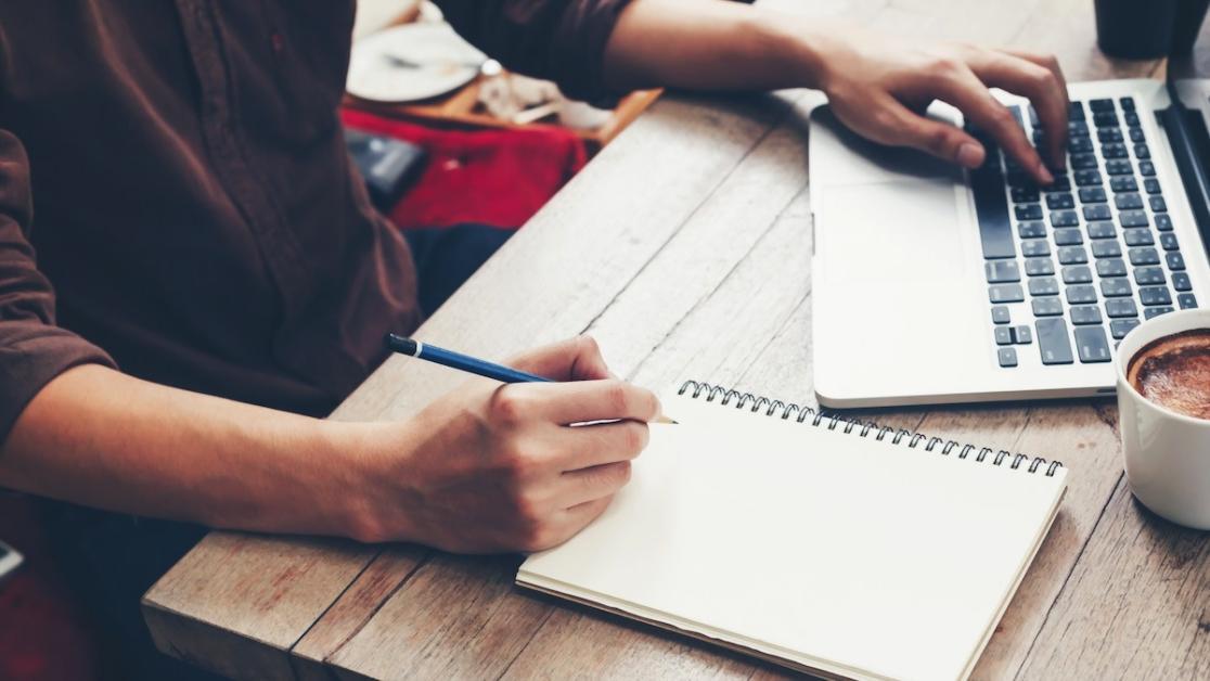 Media społecznościowe w sprzedaży B2B: LinkedIn vs inne platformy